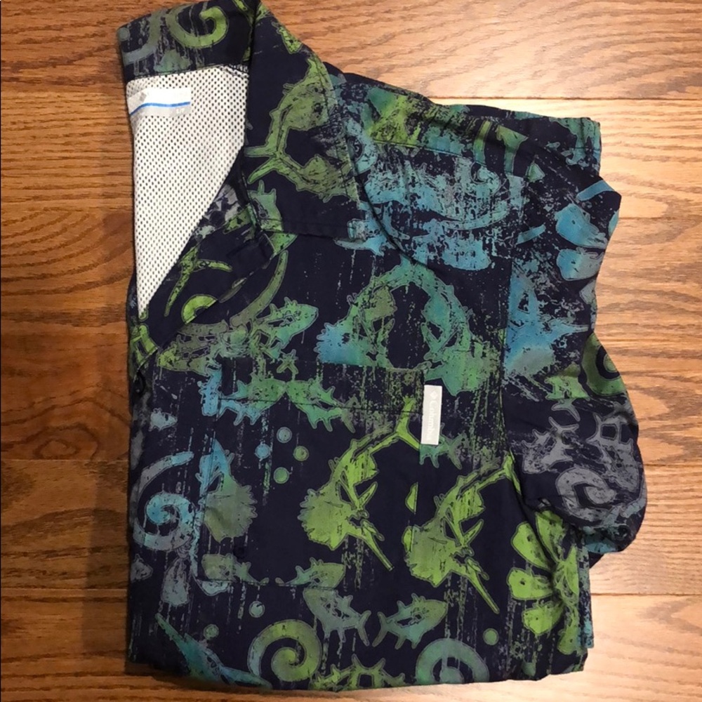 PFG Columbia Party Fishing Shirt Small